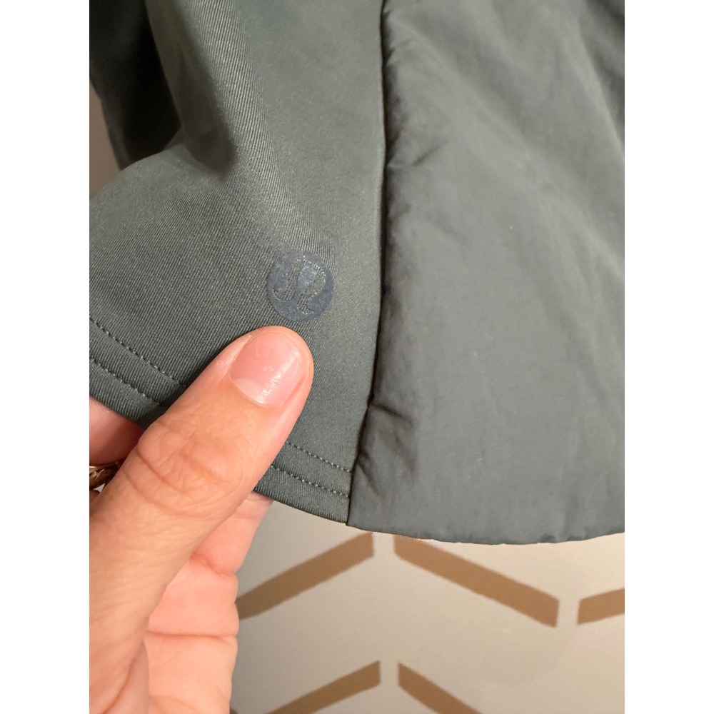 Lululemon Puffer Coat Women 10 Green Primaloft Hooded Jacket LW4BT6S - Picture 3 of 6